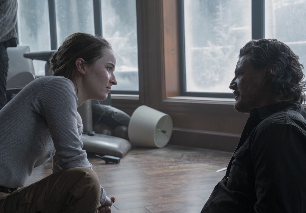Kaitlyn Dever as Abby confronts a wounded Joel in HBO’s The Last of Us Season 2, sparking the game-changing storyline.