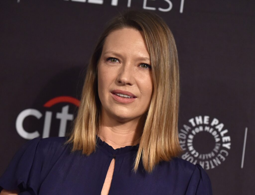 Anna Torv of FBI agent Olivia Dunham